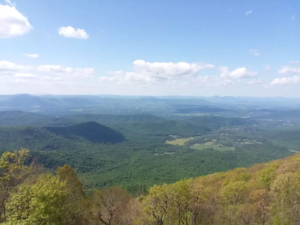 22 Stunning Places to Watch Hawk Migration in North Carolina, Virginia and South Carolina ● Plus Blue Ridge Parkway 2 caesers head state park south carolina, hawk migration